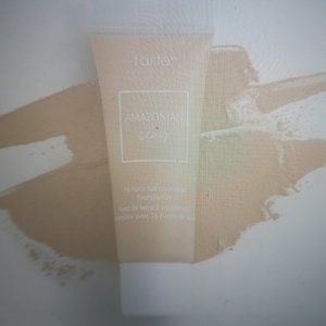 Amazonian Clay 16-Hour Foundation in 14N Ivory